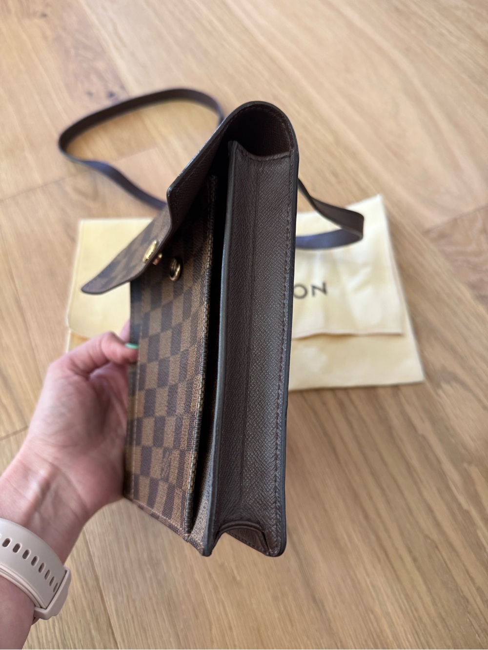 Louis Vuitton Damier Ebene Crossbody Bag - Picture 5 of 11